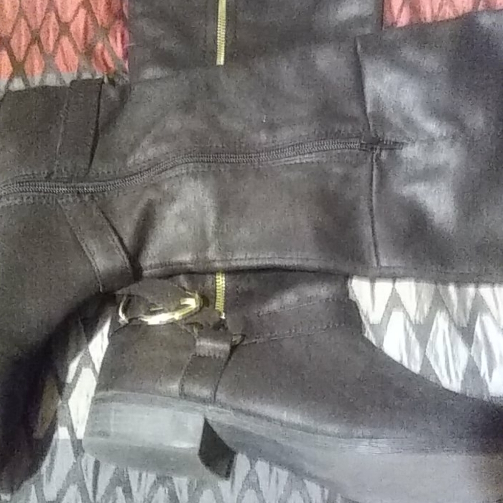 Boots - Picture 2 of 4